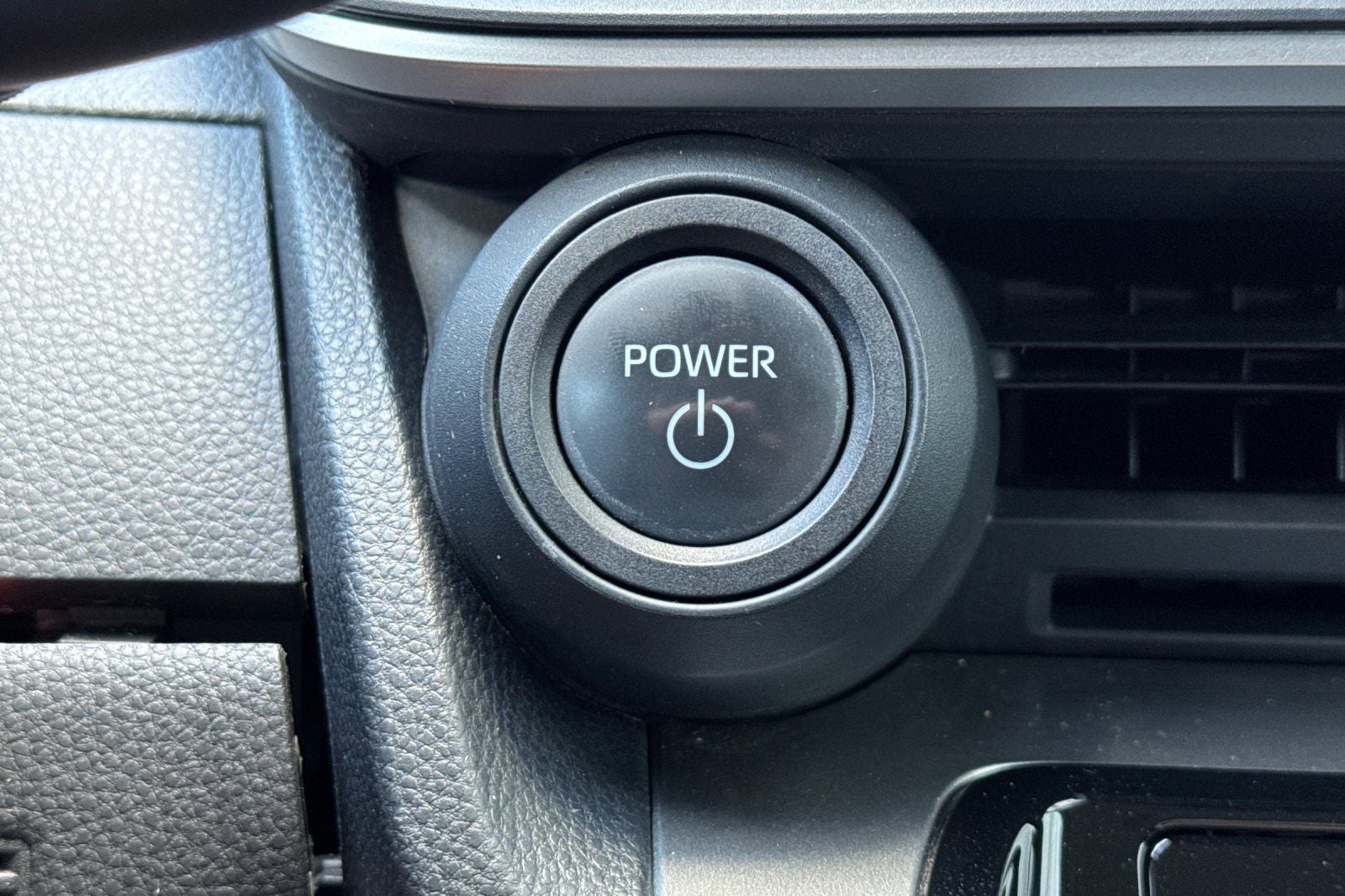 2023 Toyota Prius LE