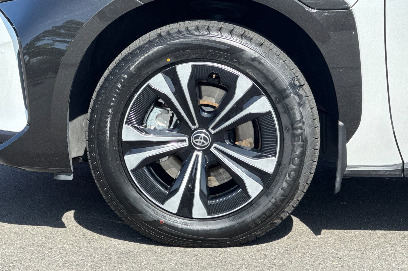 2025 Toyota bZ4X XLE