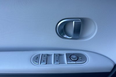 2024 Hyundai IONIQ 5 SE