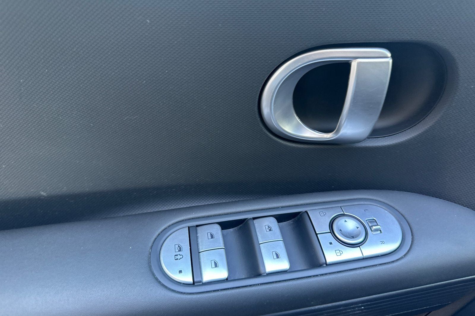 2024 Hyundai IONIQ 5 SE