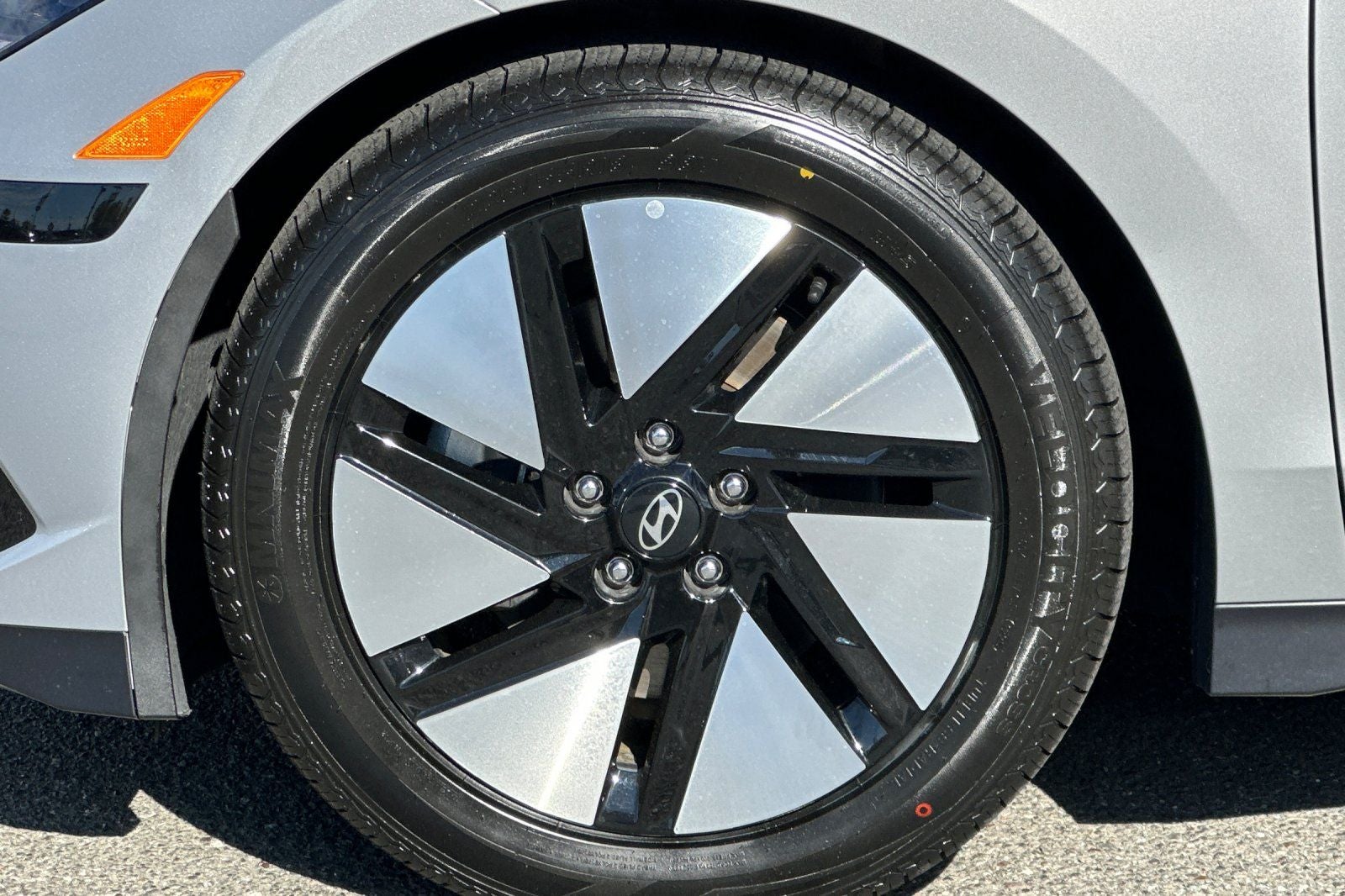 2023 Hyundai IONIQ 6 SE Standard Range