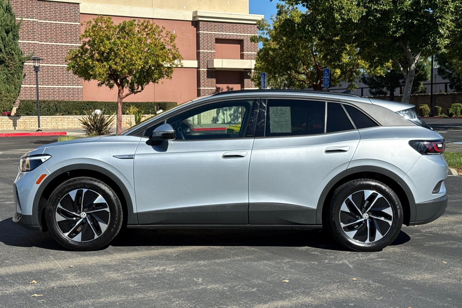 2022 Volkswagen ID.4 Pro