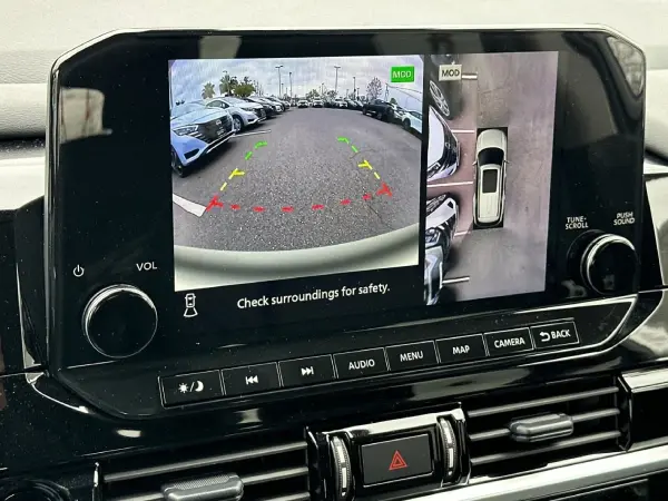 2025 Nissan Pathfinder Display panel