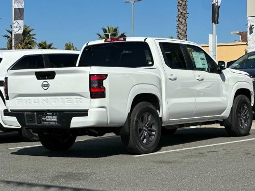 2025 Nissan Frontier exterior view